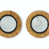 A PAIR OF LATE REGENCY GILTWOOD AND EBONIZED CONVEX MIRRORS - photo 1