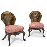 A PAIR OF VICTORIAN PARCEL-GILT AND MOTHER-OF-PEARL INLAID PAPIER MÂCHÉ EBONIZED SIDE CHAIRS - photo 2