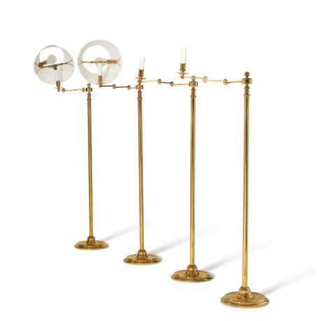 A GROUP OF FOUR BRASS ADJUSTABLE FLOOR LAMPS - фото 2