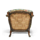 AN EARLY LOUIS XV WALNUT AND BEECHWOOD FAUTEUIL - фото 5