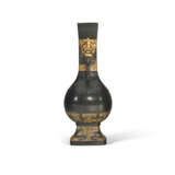 A FRENCH PATINATED, SILVERED AND PARCEL-GILT BRONZE VASE - фото 5