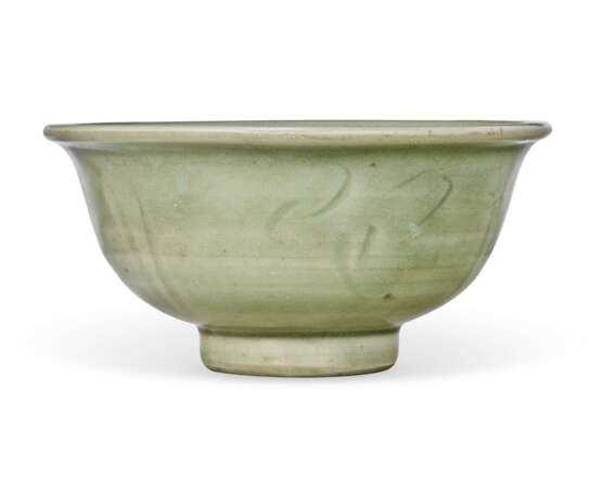 A SMALL CHINESE LONGQUAN CELADON BOWL - photo 3