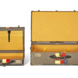 A SET OF TWO: A PERSONALIZED WOVEN FABRIC SUITCASE & A PERSONALIZED WOVEN FABRIC BRIEFCASE - Foto 3