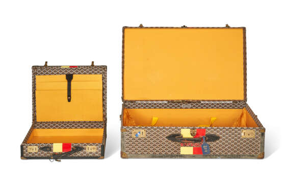 A SET OF TWO: A PERSONALIZED WOVEN FABRIC SUITCASE & A PERSONALIZED WOVEN FABRIC BRIEFCASE - Foto 3