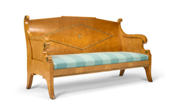 A RUSSIAN BURR-BIRCH AND BRASS MOUNTED SOFA - фото 1