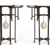 A PAIR OF REGENCY STYLE OCTAGONAL PARCEL-GILT SIDE TABLES WITH GLASS TOPS - фото 1