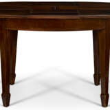 A GEORGE III STYLE MAHOGANY EXTENSION DINING TABLE - фото 3