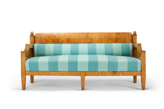 A RUSSIAN BURR-BIRCH SOFA - Foto 2