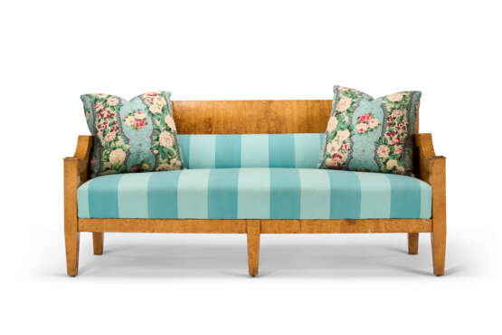 A RUSSIAN BURR-BIRCH SOFA - Foto 6