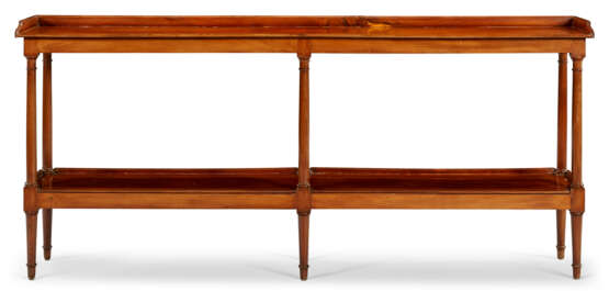 A FRENCH MAHOGANY ETAGERE - фото 3