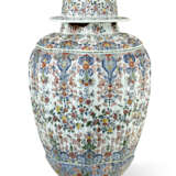 A MASSIVE DUTCH DELFT OR DUTCH DELFT STYLE VASE AND COVER - фото 6