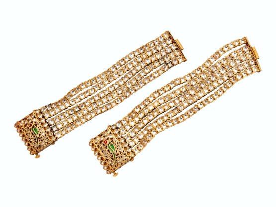 PAIR OF INDIAN GEM SET AND ENAMEL BRACELETS - фото 1