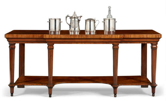 A WILLIAM IV MAHOGANY SERVING TABLE AND COLLECTED BAR SERVICE - photo 2