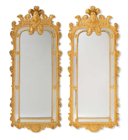 A PAIR OF ENGLISH GILTWOOD AND GILT-GESSO PIER MIRRORS - Foto 1