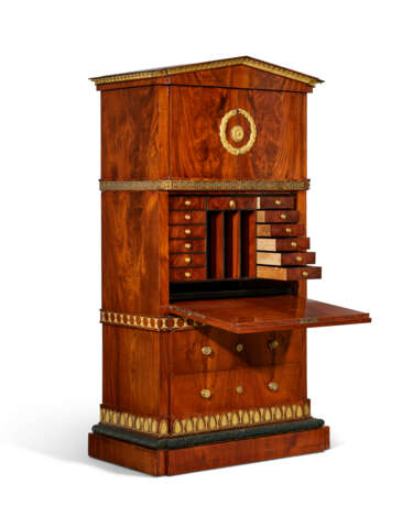 A GERMAN ORMOLU-MOUNTED AND BRONZED MAHOGANY SECRETAIRE - фото 6