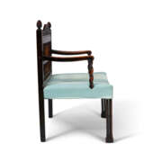 A GEORGE III PROVINCIAL FRUITWOOD AND EBONIZED LOW ARMCHAIR - фото 3