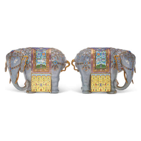 A PAIR OF LARGE CHINESE CLOISONN&#201; ENAMEL FIGURES OF ELEPHANTS - фото 2