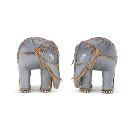 A PAIR OF LARGE CHINESE CLOISONN&#201; ENAMEL FIGURES OF ELEPHANTS - фото 4