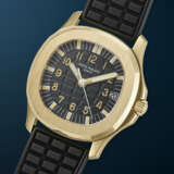 PATEK PHILIPPE, COVETED YELLOW GOLD 'AQUANAUT', REF. 5066 - фото 2