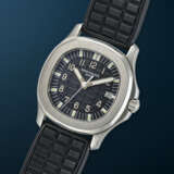 PATEK PHILIPPE, STAINLESS STEEL ‘AQUANAUT’, REF. 5064A - фото 2