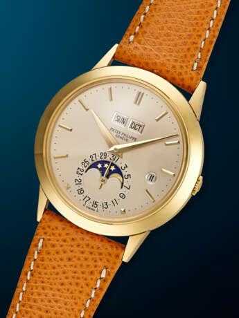 PATEK PHILIPPE, YELLOW GOLD PERPETUAL CALENDAR WRISTWATCH, WITH MOON PHASES, REF. 3450 - Foto 2