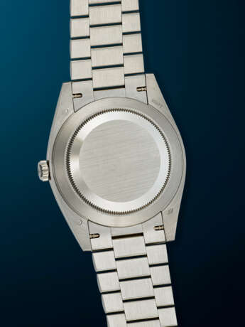 ROLEX, RARE AND HEAVY PLATINUM 'DAY-DATE', REF. 228206 - photo 3