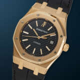 AUDEMARS PIGUET, PINK GOLD 'ROYAL OAK', REF. 15300OR - photo 2