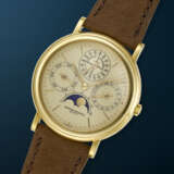 VACHERON CONSTANTIN, RARE YELLOW GOLD PERPETUAL CALENDAR WRISTWATCH, WITH MOON PHASES, REF. 43031 - photo 2