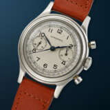 LONGINES, RARE STAINLESS STEEL FLYBACK CHRONOGRAPH WRISTWATCH, WITH TWO-TONE SILVERED SECTOR DIAL, REF. 5415 - Foto 2