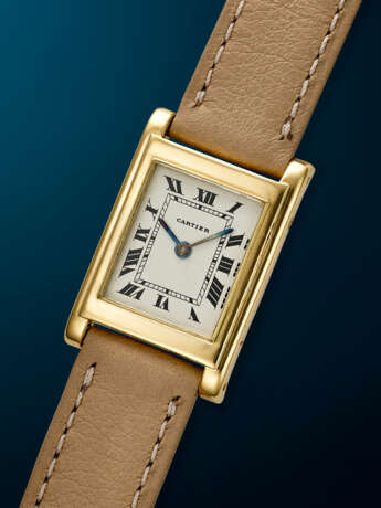 CARTIER, RARE YELLOW GOLD 'TANK DUOPLAN', WITH 'EAGLE BEAK' LUGS - фото 2