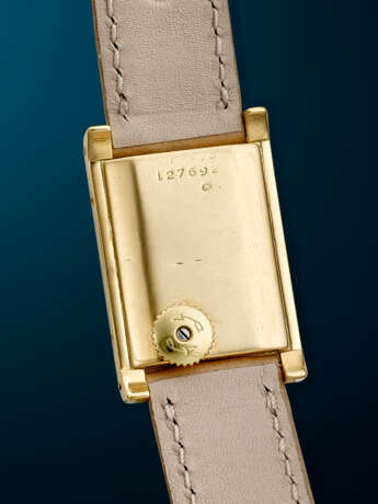 CARTIER, RARE YELLOW GOLD 'TANK DUOPLAN', WITH 'EAGLE BEAK' LUGS - фото 3