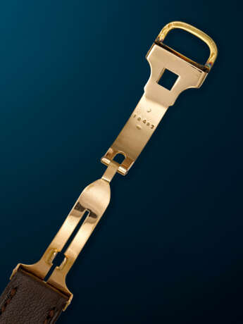 CARTIER, RARE YELLOW GOLD 'TANK' - фото 4