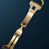 CARTIER, RARE YELLOW GOLD 'TANK' - фото 4