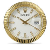 ROLEX, VERY HEAVY GILT BRASS AND GREEN LACQUER DISPLAY DESK CLOCK, REF. 8235 - фото 1