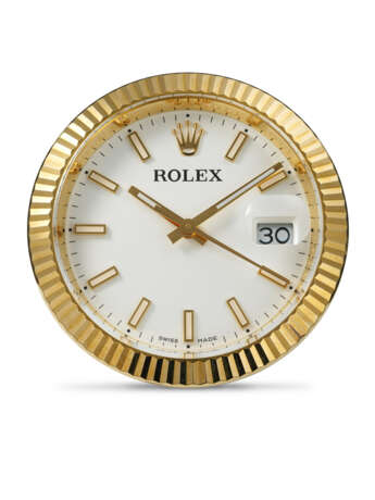 ROLEX, VERY HEAVY GILT BRASS AND GREEN LACQUER DISPLAY DESK CLOCK, REF. 8235 - фото 1