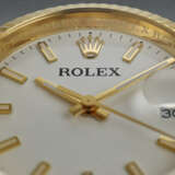 ROLEX, VERY HEAVY GILT BRASS AND GREEN LACQUER DISPLAY DESK CLOCK, REF. 8235 - фото 2