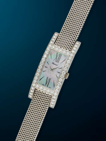 CHOPARD, WHITE GOLD AND DIAMOND-SET QUARTZ 'CLASSIC', WITH MOTHER-OF-PEARL DIAL, REF. 10/7221 - photo 2