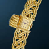 OMEGA FOR BOUCHERON, YELLOW GOLD BRACELET WATCH, WITH CONCEALED DIAL - Foto 4