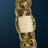 OMEGA FOR BOUCHERON, YELLOW GOLD BRACELET WATCH, WITH CONCEALED DIAL - Foto 5