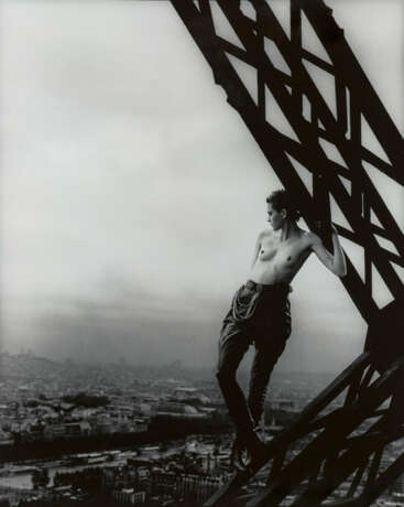 Peter Lindbergh.Mathilde on Eiffel Tower - фото 1