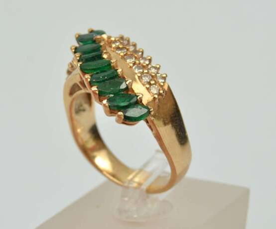 Gold ring with emeralds and diamonds Gold Other style At the turn of 19th -20th century - photo 3