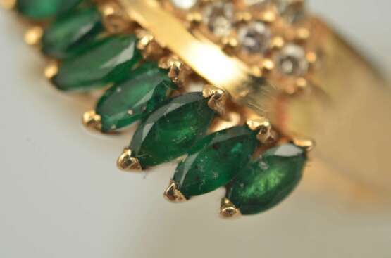 Gold ring with emeralds and diamonds Gold Other style At the turn of 19th -20th century - photo 6