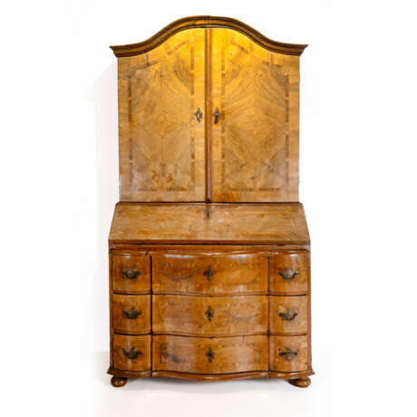 Baroque secretary with monogram decoration - photo 1