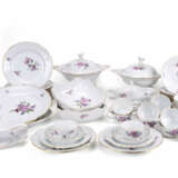 Meissen dinner service flower painting in purple camaieu - фото 1