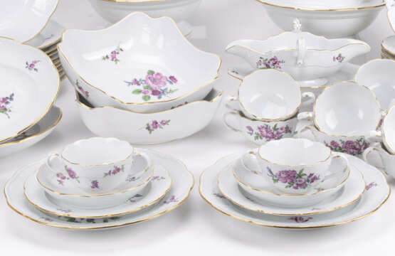 Meissen dinner service flower painting in purple camaieu - фото 2