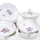 Meissen dinner service flower painting in purple camaieu - фото 4