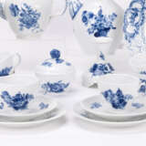 Royal Copenhagen coffee and tea service 'Blue Flower' - photo 2