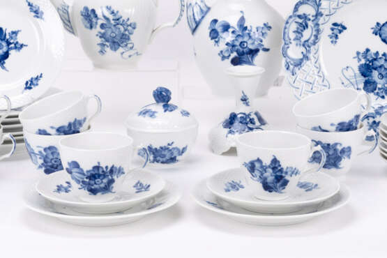 Royal Copenhagen coffee and tea service 'Blue Flower' - photo 2