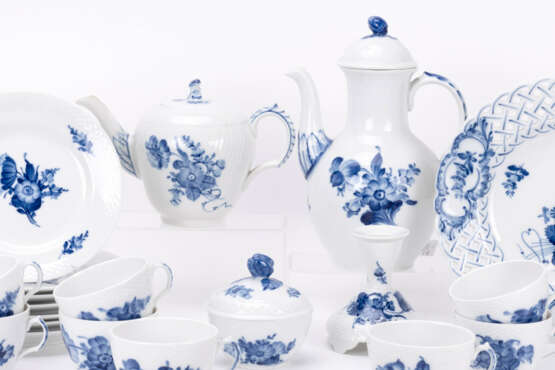 Royal Copenhagen coffee and tea service 'Blue Flower' - photo 3