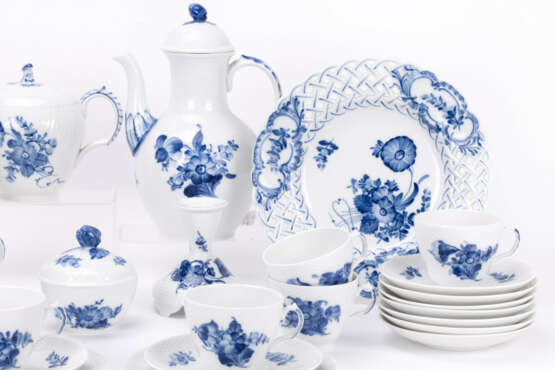 Royal Copenhagen coffee and tea service 'Blue Flower' - photo 4